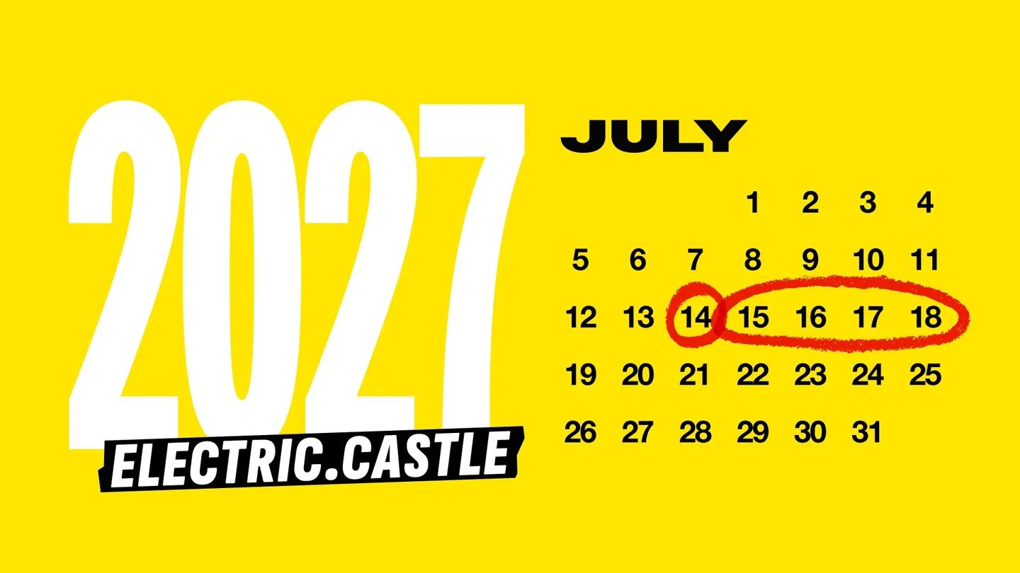 Pe fundal galben apar cifrele albe „2027”, textul „JULY”, un calendar, un oval roșu în jurul zilelor 14–18 și inscripția „ELECTRIC.CASTLE”.