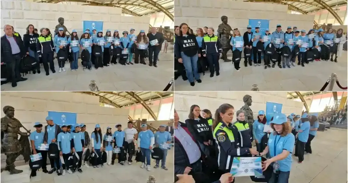Colaj cu grupuri de copii în tricouri albastre și șepci, alături de adulți; în prim-plan, o femeie ține o cutie.