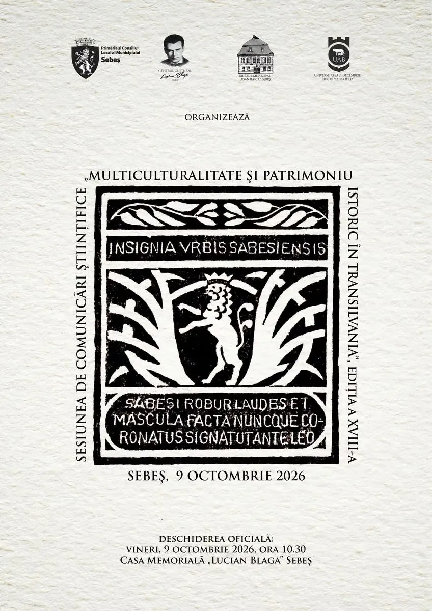 Un afiș alb prezintă mai multe rânduri de text, câteva embleme mici și o ilustrație neagră încadrată decorativ.